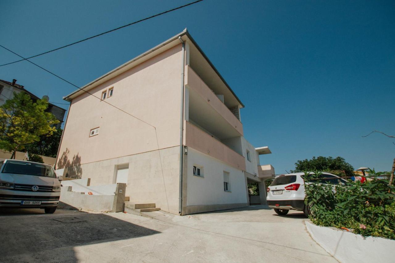 Apartments By The Sea Arbanija, Ciovo - 1085 Trogir Exteriér fotografie