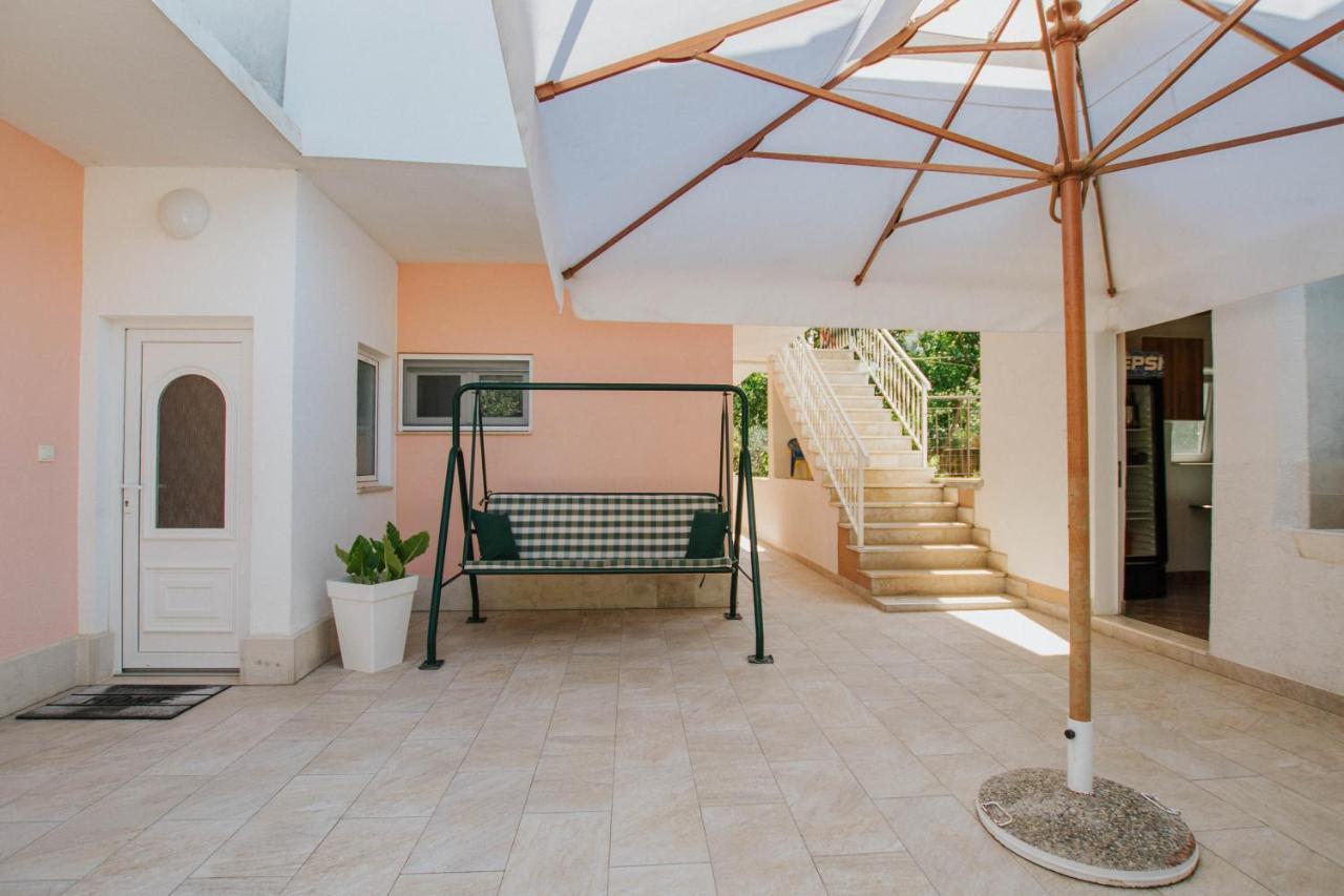 Apartments By The Sea Arbanija, Ciovo - 1085 Trogir Exteriér fotografie