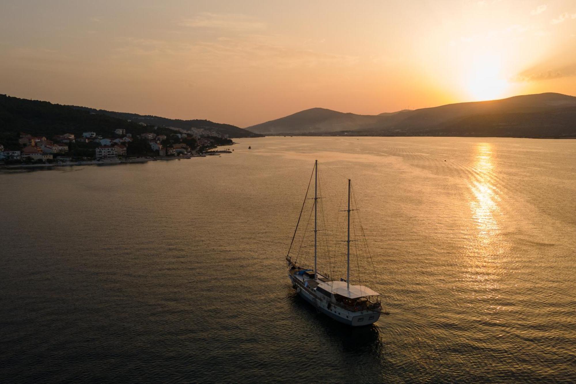Apartments By The Sea Arbanija, Ciovo - 1085 Trogir Exteriér fotografie